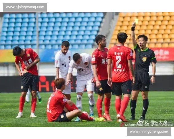 广州恒大鏖战上海申鑫 谁能在中超赛场掌控主动权与荣耀之争