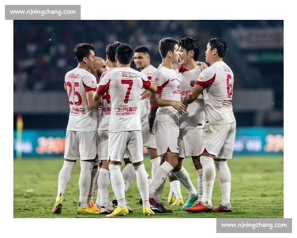 广州恒大对阵上海海港引燃赛季焦点 战术博弈与球星对决全面解析